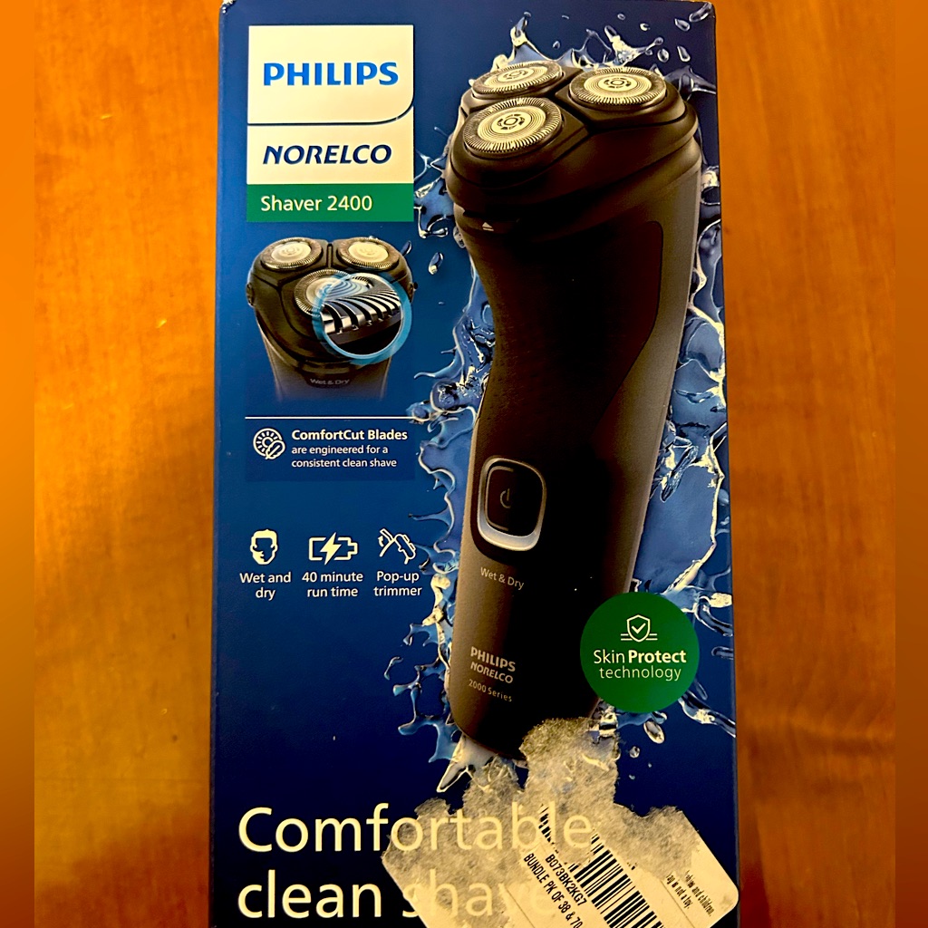 Philips Norelco Shaver 2400  Brand New